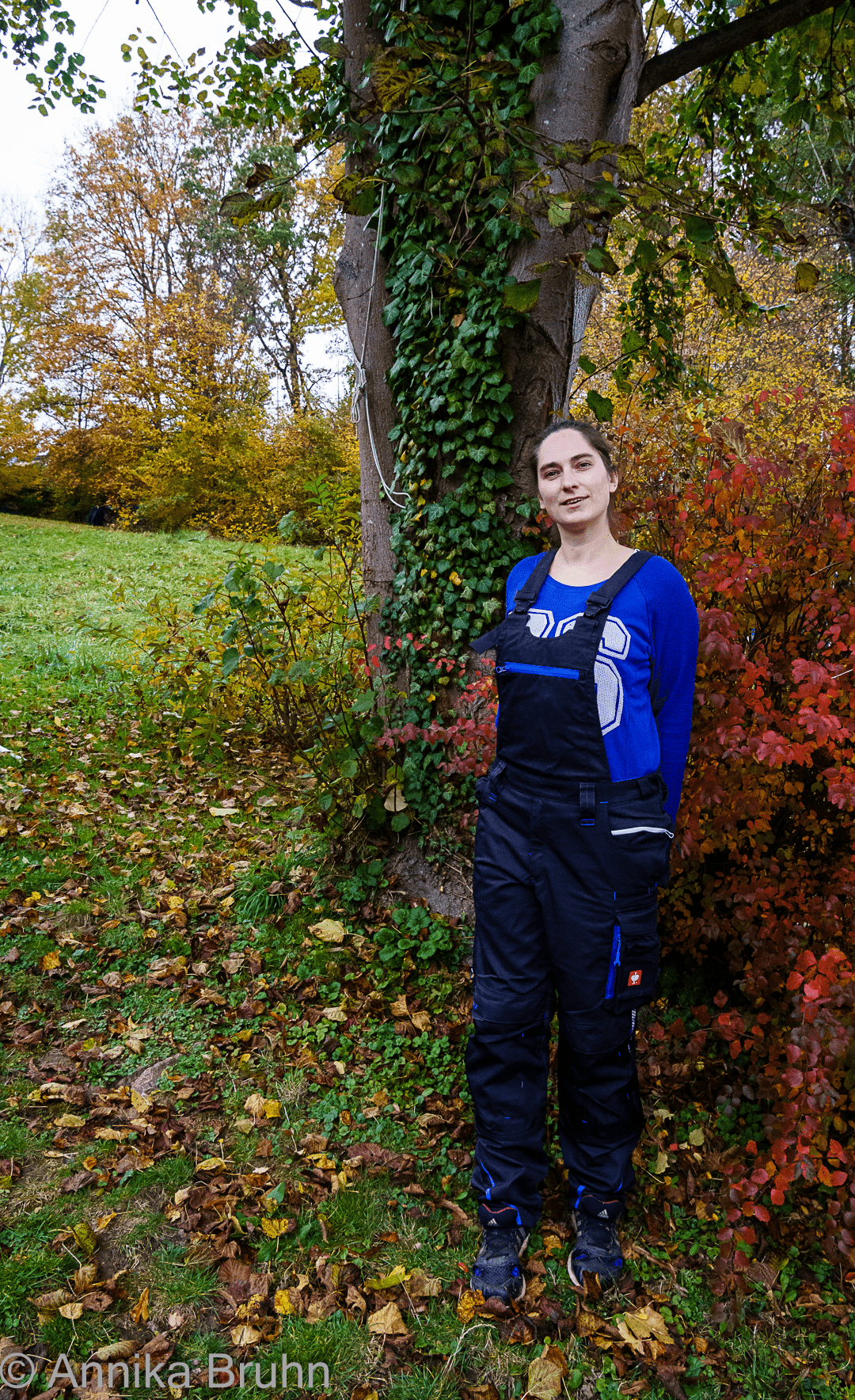 Annika in der Neuen Arbeitshose